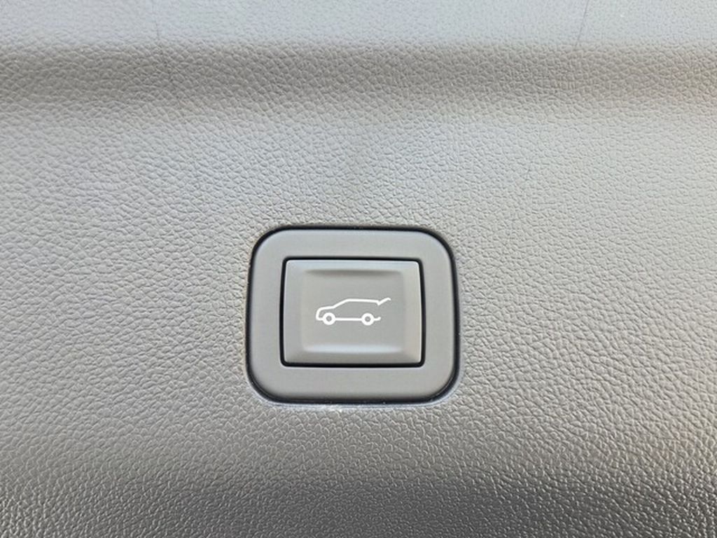 2027 Chevrolet Tahoe LT - Photo 15