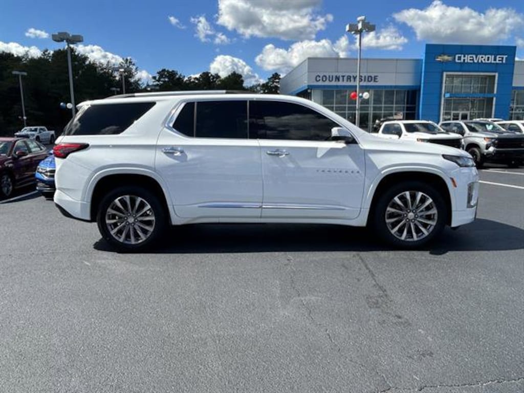 Used 2023 Chevrolet Traverse Premier SUV