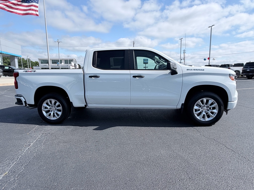 New 2026 Chevrolet Silverado 1500 Custom Truck