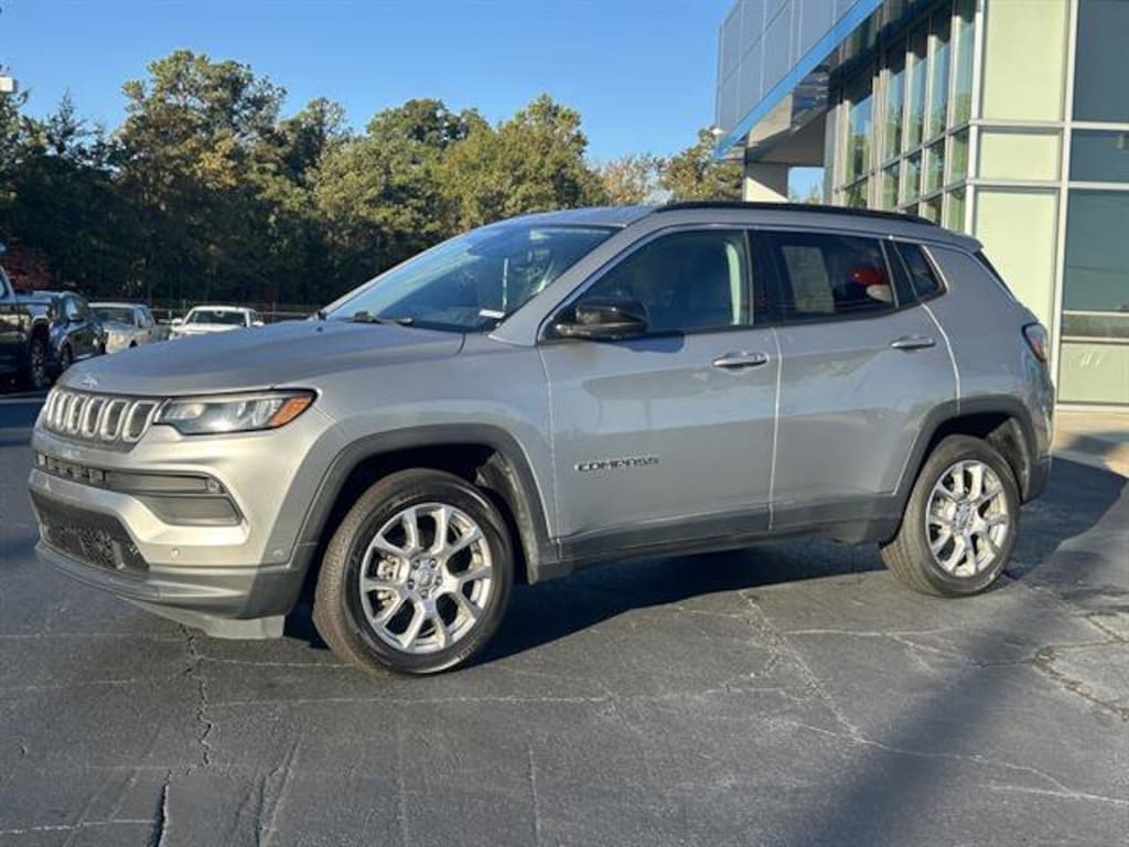 Used 2022 Jeep Compass Latitude Lux