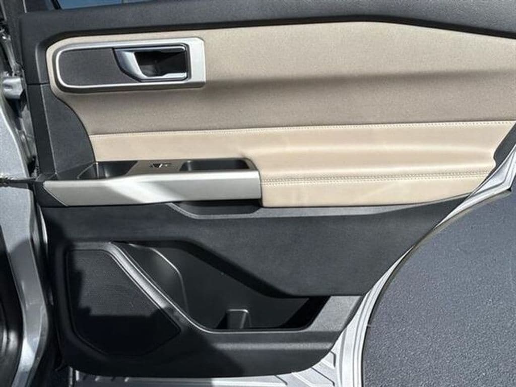 2020 Ford Explorer XLT - Photo 23
