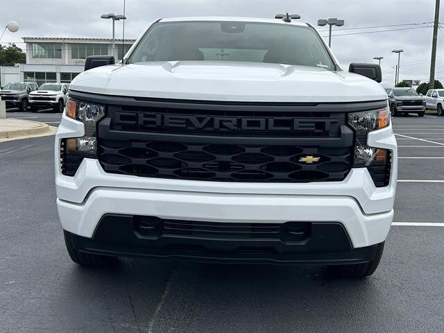 2026 Chevrolet Silverado 1500 Custom photo 2