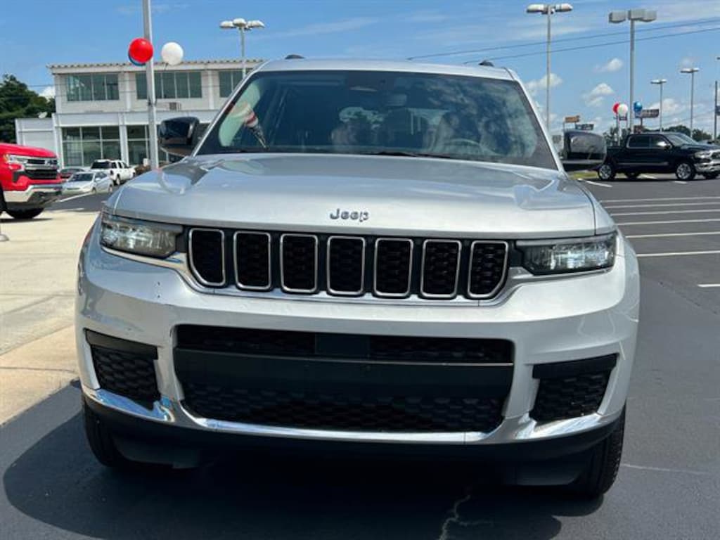 Used 2023 Jeep Grand Cherokee L Laredo SUV