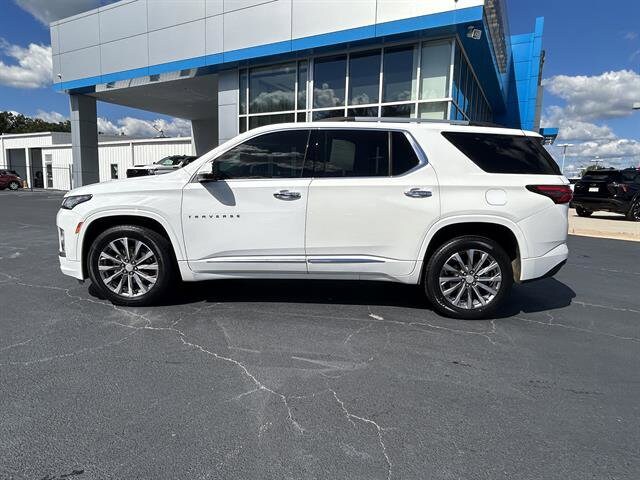 2023 Chevrolet Traverse Premier photo 2