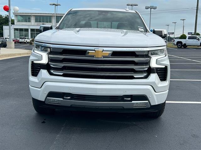 2023 Chevrolet Silverado 1500 High Country photo 3