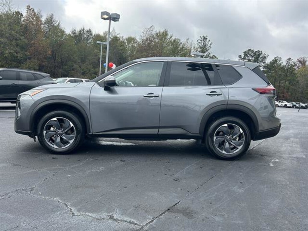 Used 2025 Nissan Rogue SV