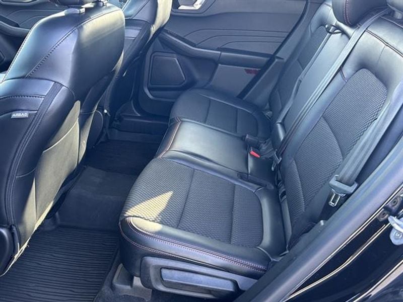 2023 Ford Escape ST-Line Select - Photo 24
