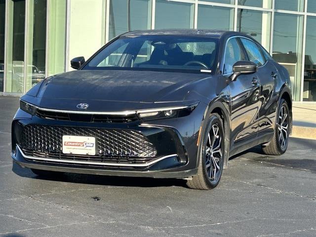 2023 Toyota Crown XLE's photo