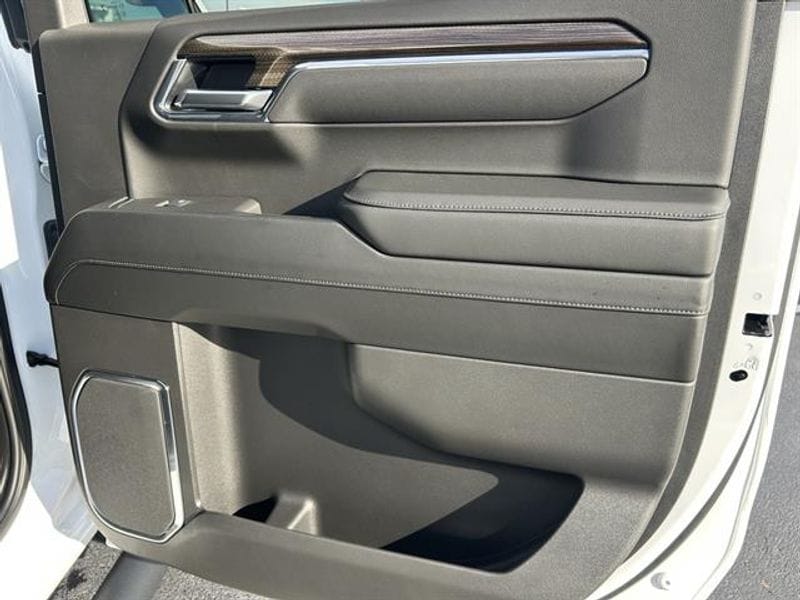 2025 Chevrolet Silverado 1500 LT Trail Boss - Photo 28