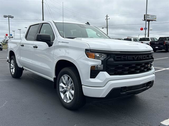 2026 Chevrolet Silverado 1500 Custom photo 3