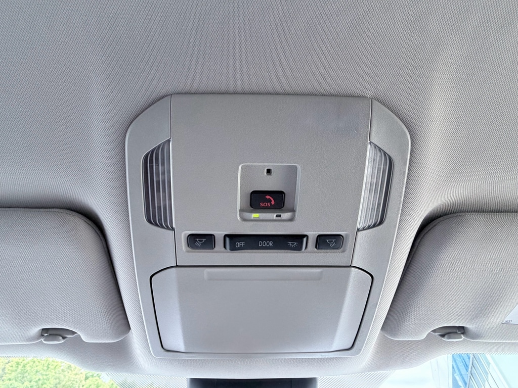 2025 Toyota Highlander LE - Photo 16