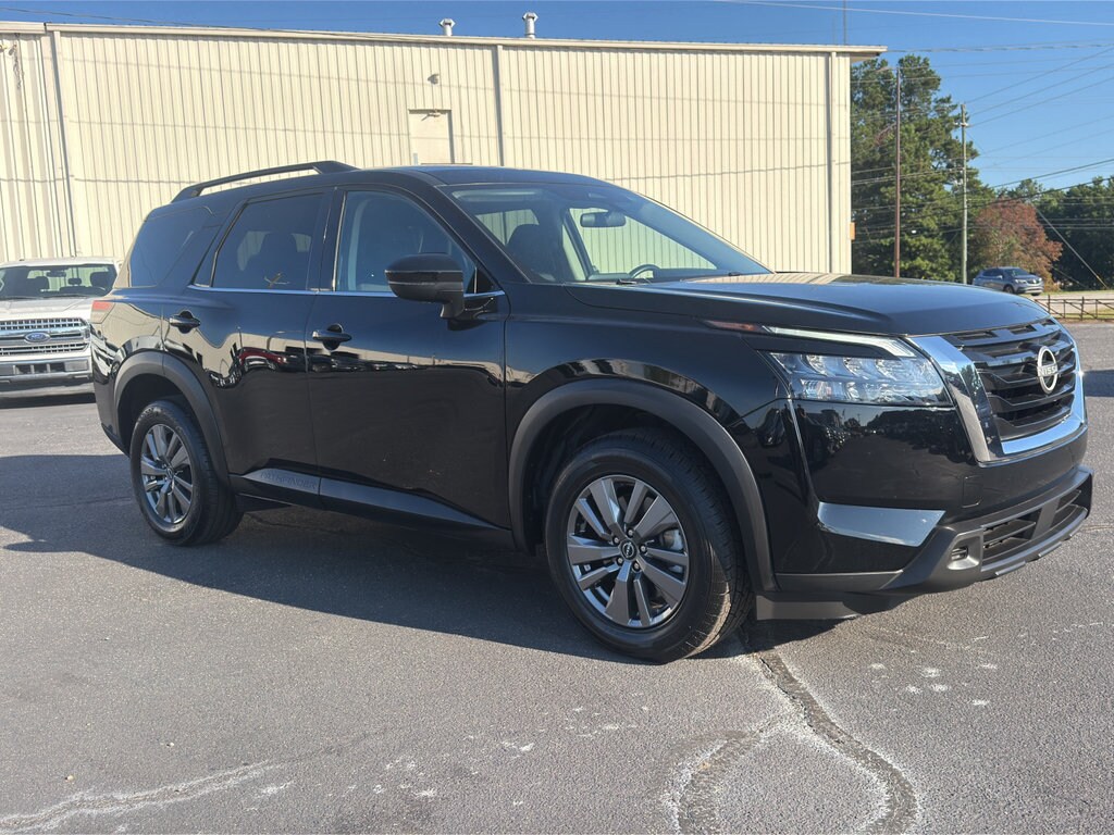 Used 2025 Nissan Pathfinder SV SV 4WD