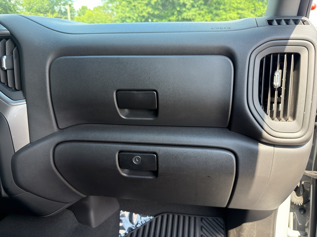 2024 Chevrolet Silverado 1500 Custom - Photo 17