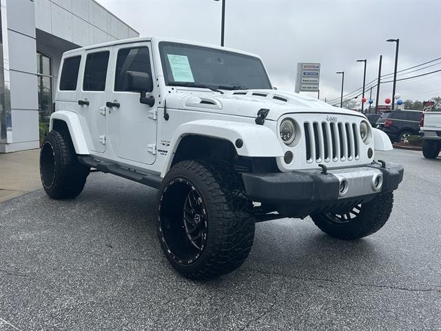 2017 Jeep Wrangler Unlimited Sahara photo 2