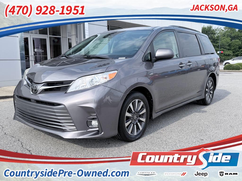 2020 Toyota Sienna XLE V6 AWD 7-Passenger's photo