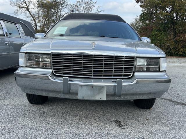 1995 Cadillac Fleetwood photo 2