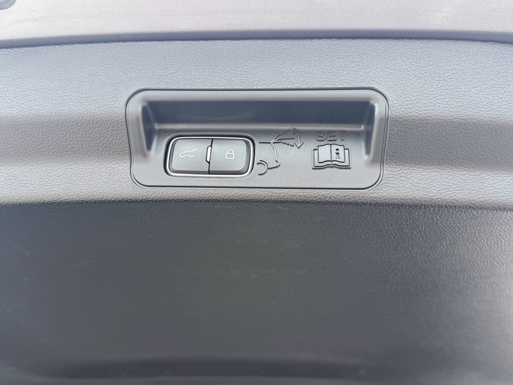 2023 Ford Explorer Limited - Photo 10