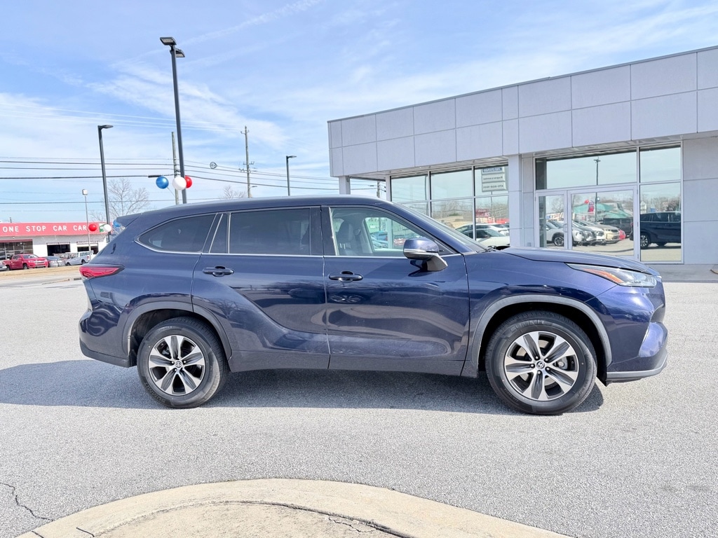 Used 2022 Toyota Highlander XLE SUV