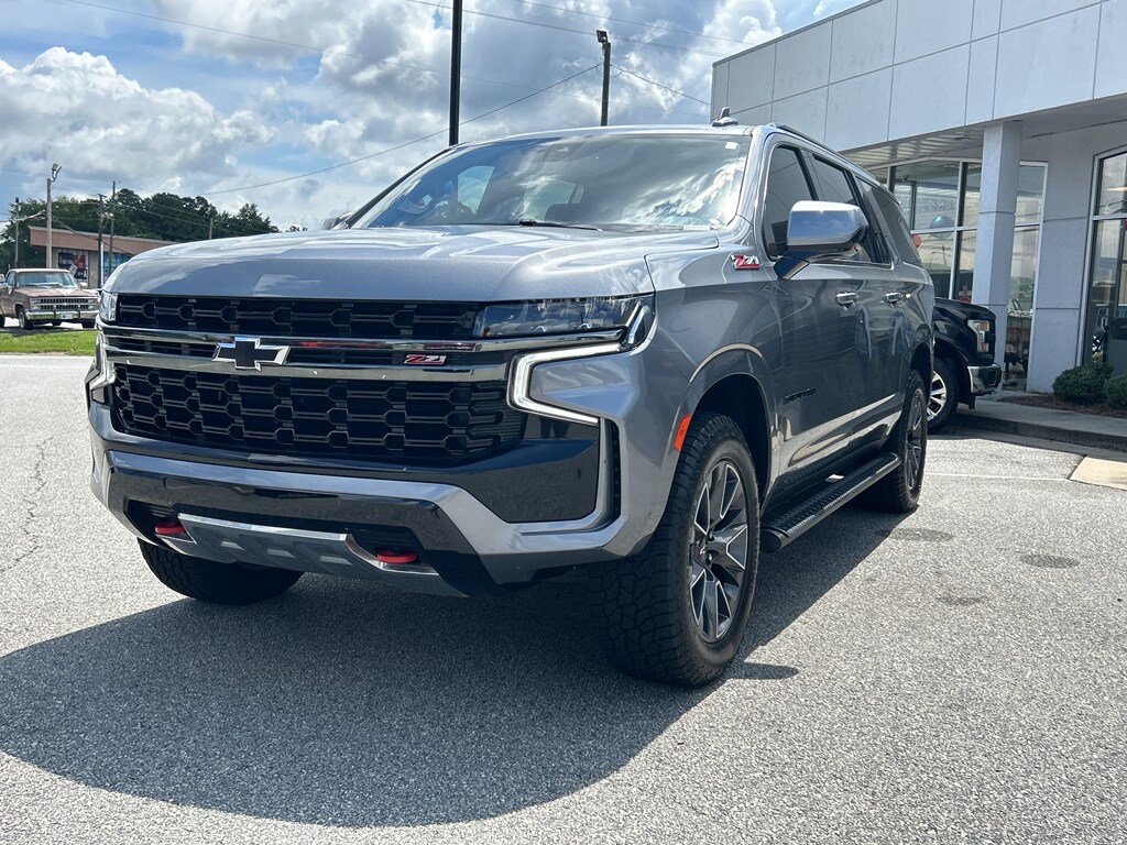 2022 Chevrolet Suburban Z71 photo 2