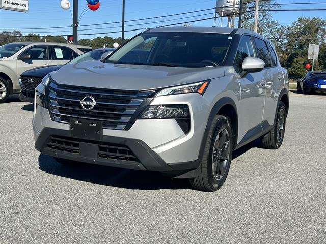 2024 Nissan Rogue SV's photo