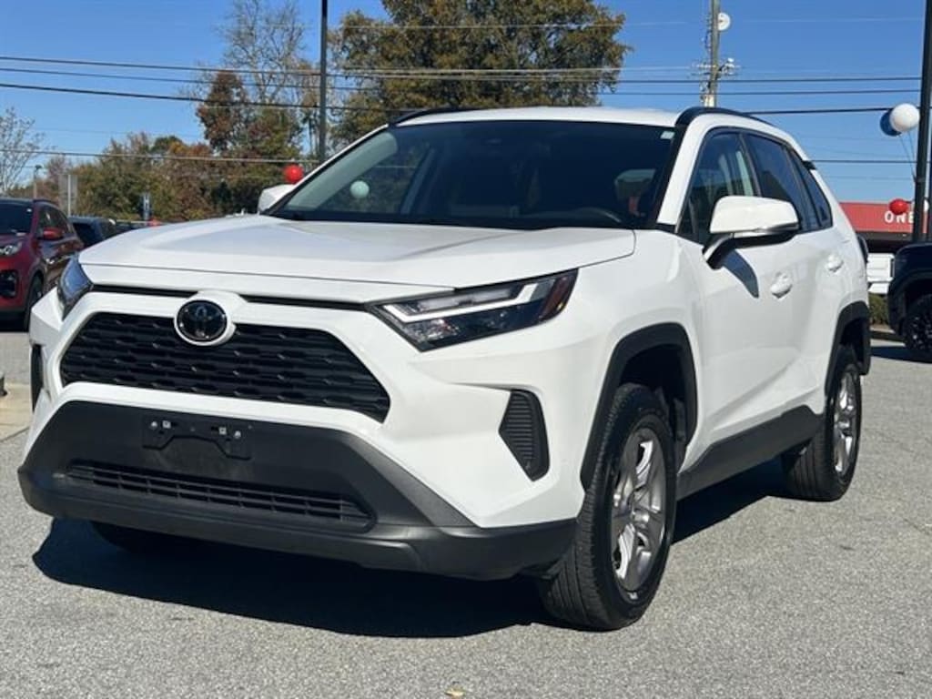 Used 2025 Toyota RAV4 XLE SUV