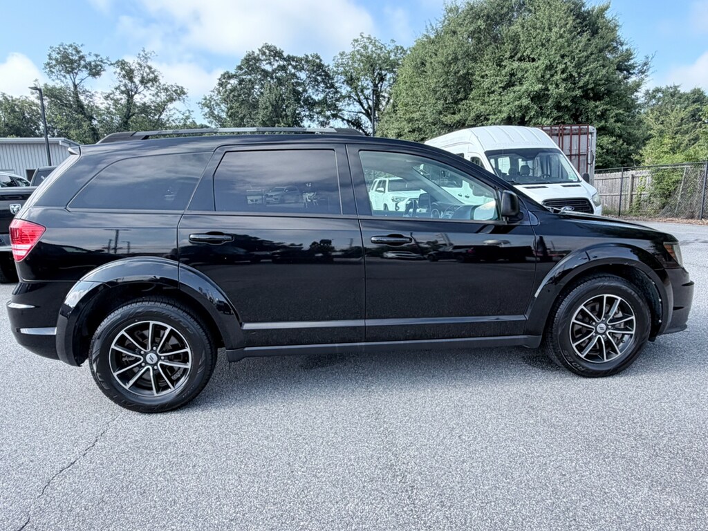 Used 2018 Dodge Journey SE SUV