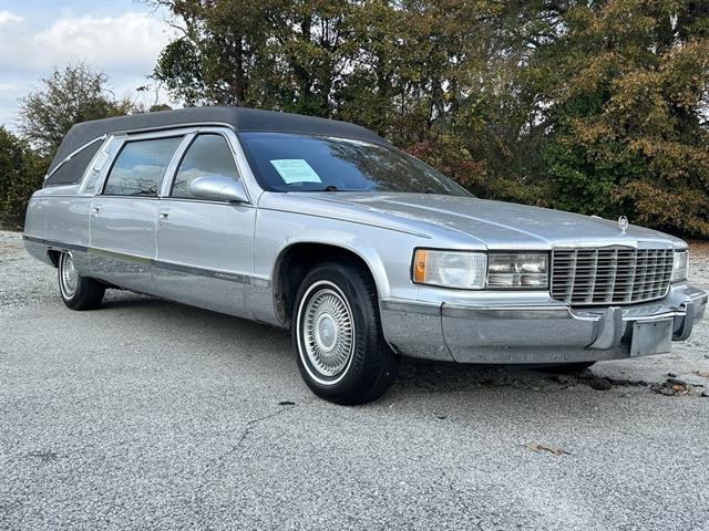 1995 Cadillac Fleetwood photo 3
