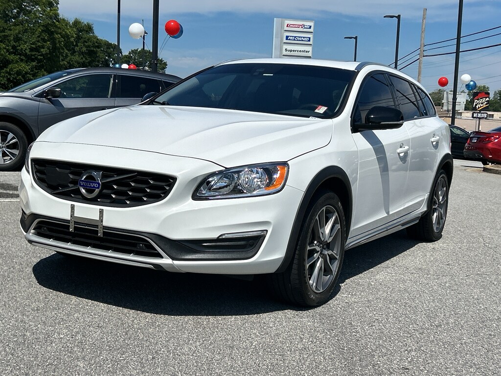 2018 Volvo V60 Cross Country T5 photo 3