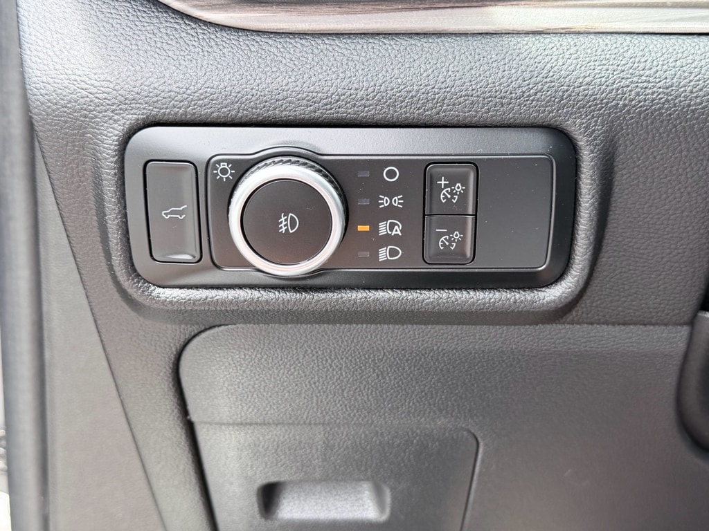 2023 Ford Explorer Limited - Photo 12
