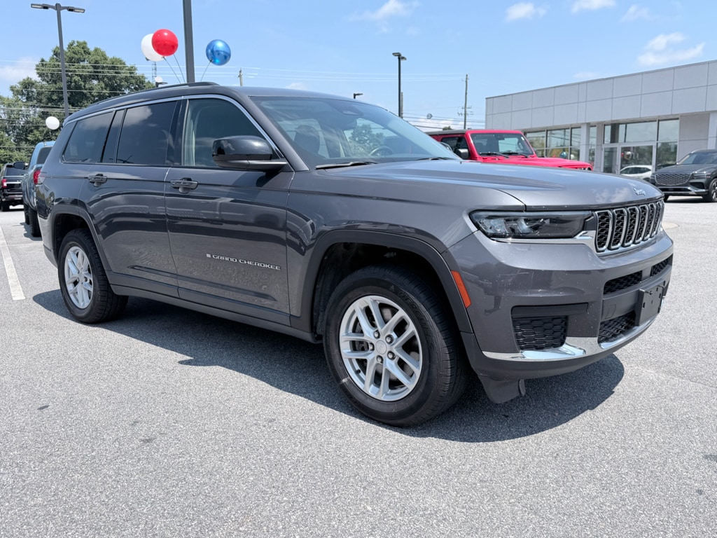 Used 2023 Jeep Grand Cherokee Laredo SUV