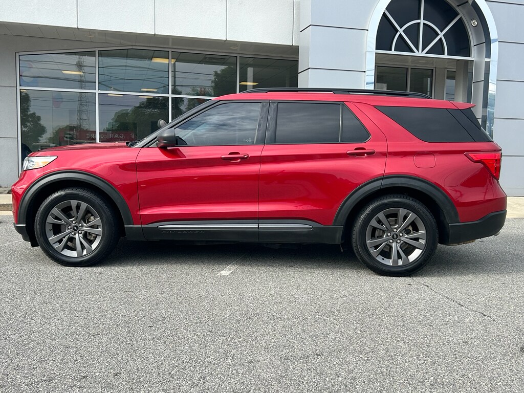 2021 Ford Explorer XLT photo 3