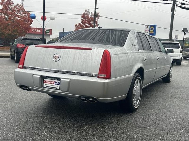 2008 Cadillac DTS Livery - Photo 6