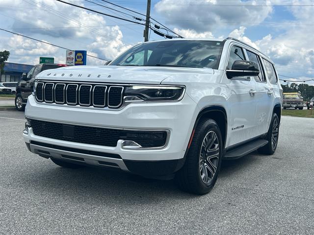 2024 Jeep Wagoneer L's photo