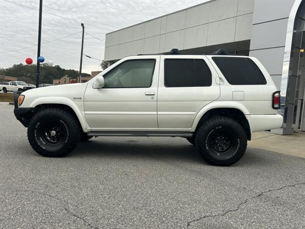 Used 2004 Nissan Pathfinder LE Platinum SUV
