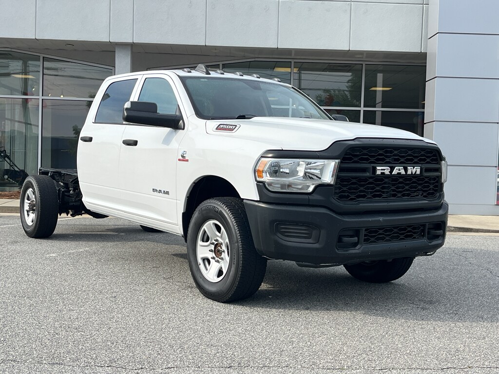 2019 Ram 3500 Tradesman photo 2