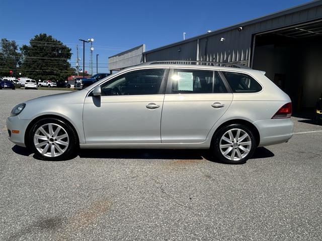 2011 Volkswagen Jetta SportWagen TDI photo 4