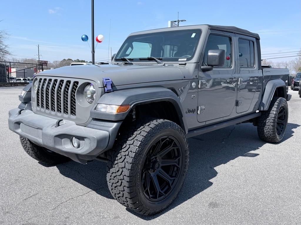 2021 Jeep Gladiator Sport's photo