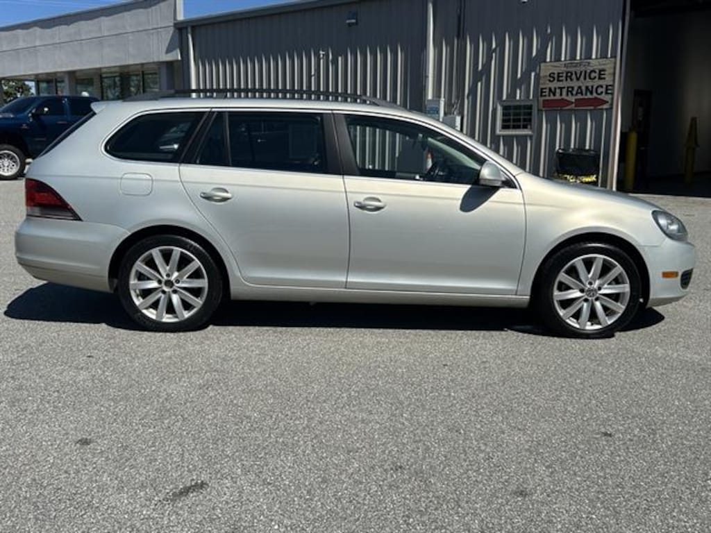 Used 2011 Volkswagen Jetta SportWagen Sportwagen TDI Wagon