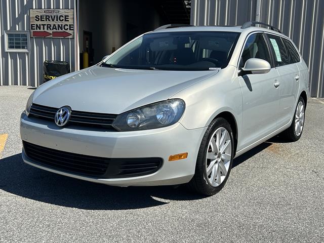 2011 Volkswagen Jetta SportWagen TDI photo 3