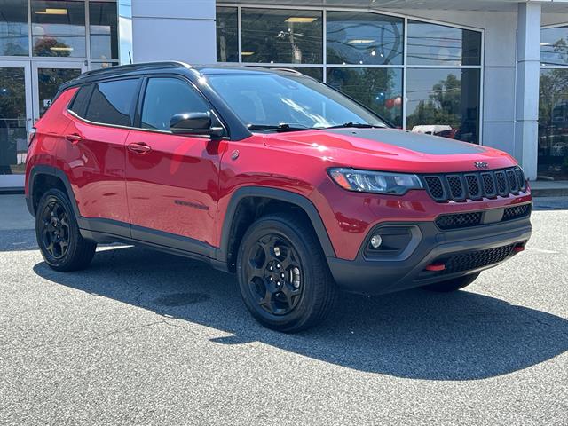 2023 Jeep Compass Trailhawk photo 2