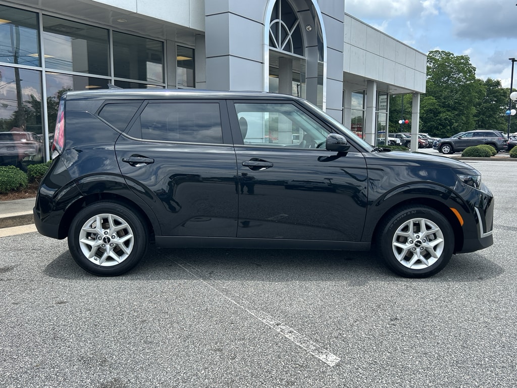 Used 2024 Kia Soul LX Hatchback