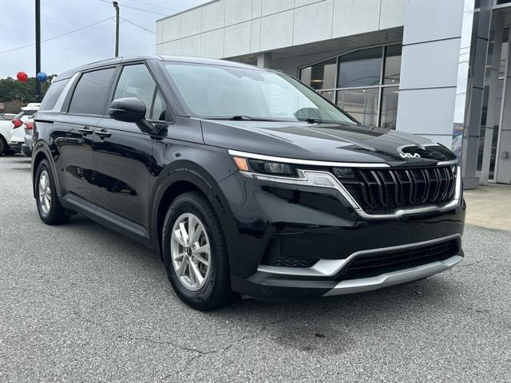 Used 2024 Kia Carnival LX MPV