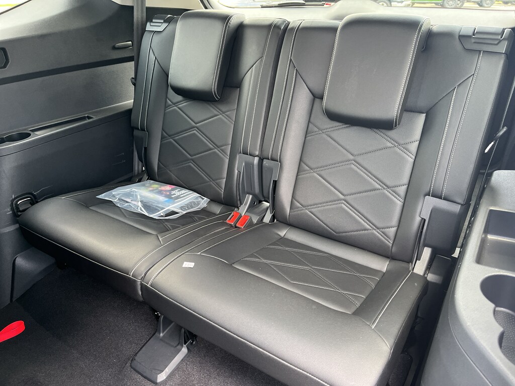 2025 Volkswagen Atlas SE w/Tech - Photo 24