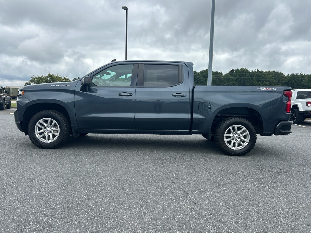 2020 Chevrolet Silverado 1500 RST photo 3