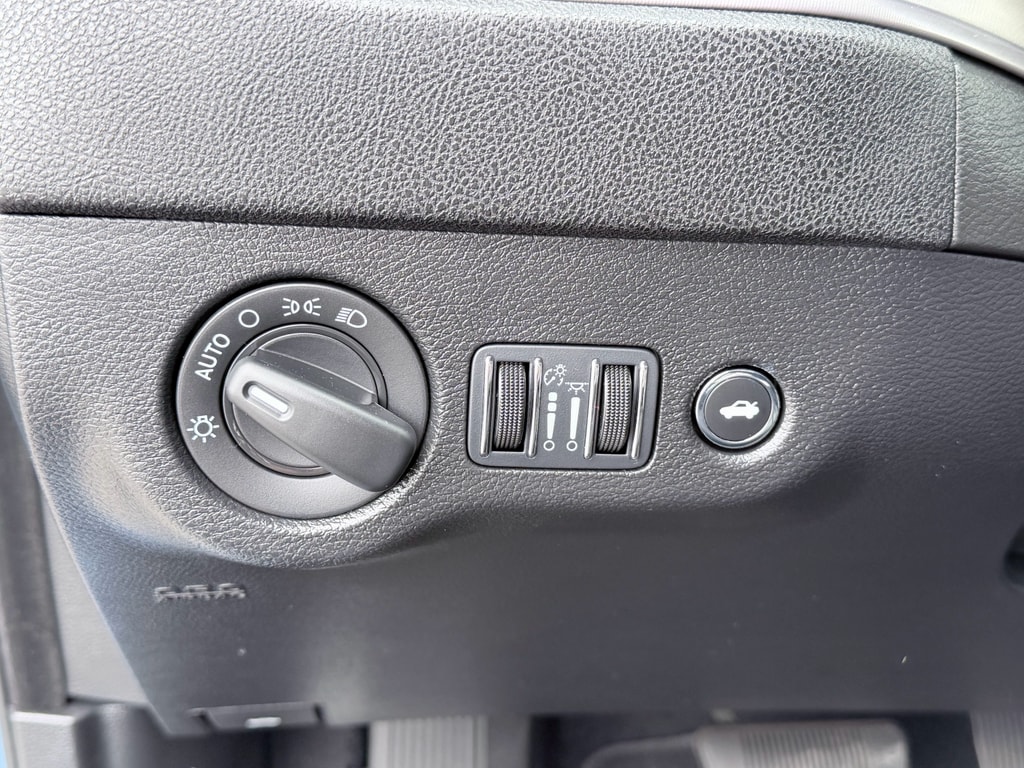 2023 Dodge Charger SXT - Photo 9