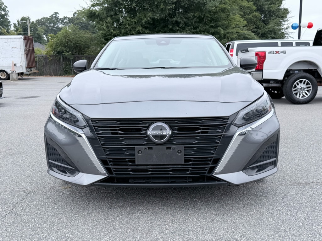 Used 2024 Nissan Altima 2.5 SV Sedan