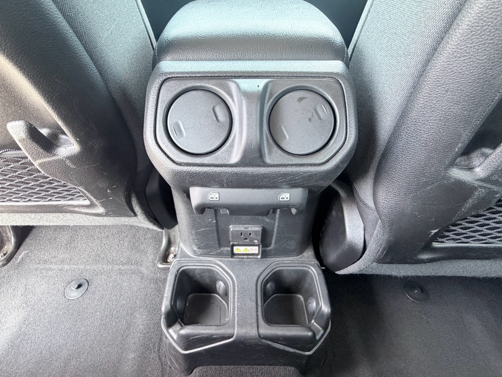 2025 Jeep Wrangler 4-Door Rubicon - Photo 26