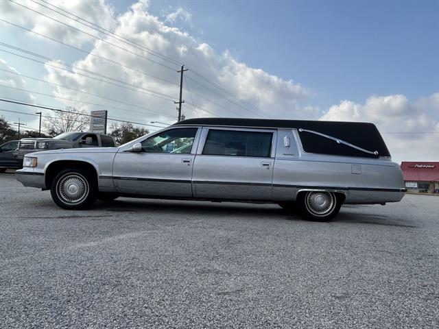 1995 Cadillac Fleetwood photo 4