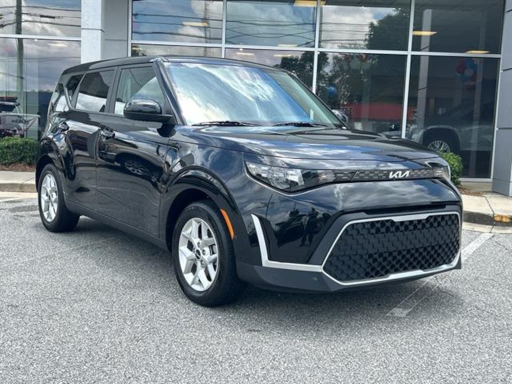 Used 2024 Kia Soul LX Hatchback