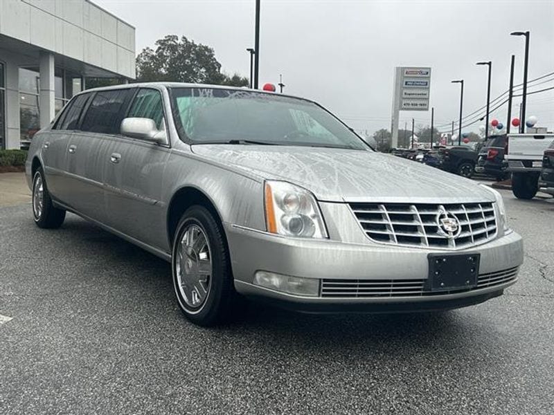2008 Cadillac DTS Livery - Photo 4
